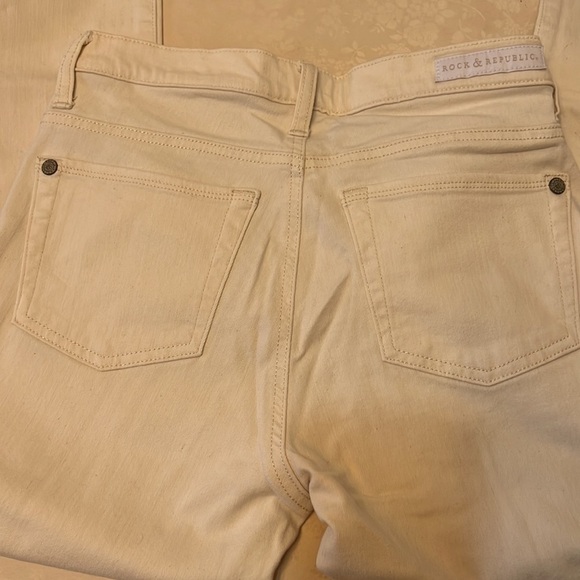 Rock and Republic Mid Rise Jeans.  Berlin. Size 10. Beige - Picture 3 of 8